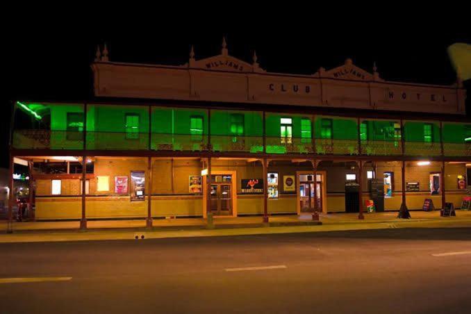 Club Hotel Ґлен-Іннес Екстер'єр фото